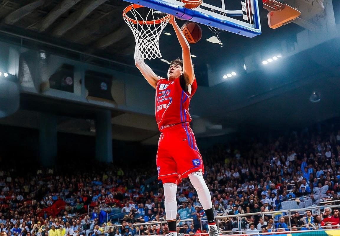 2019 CBA巅峰对决：首钢辽宁战经典瞬间回顾